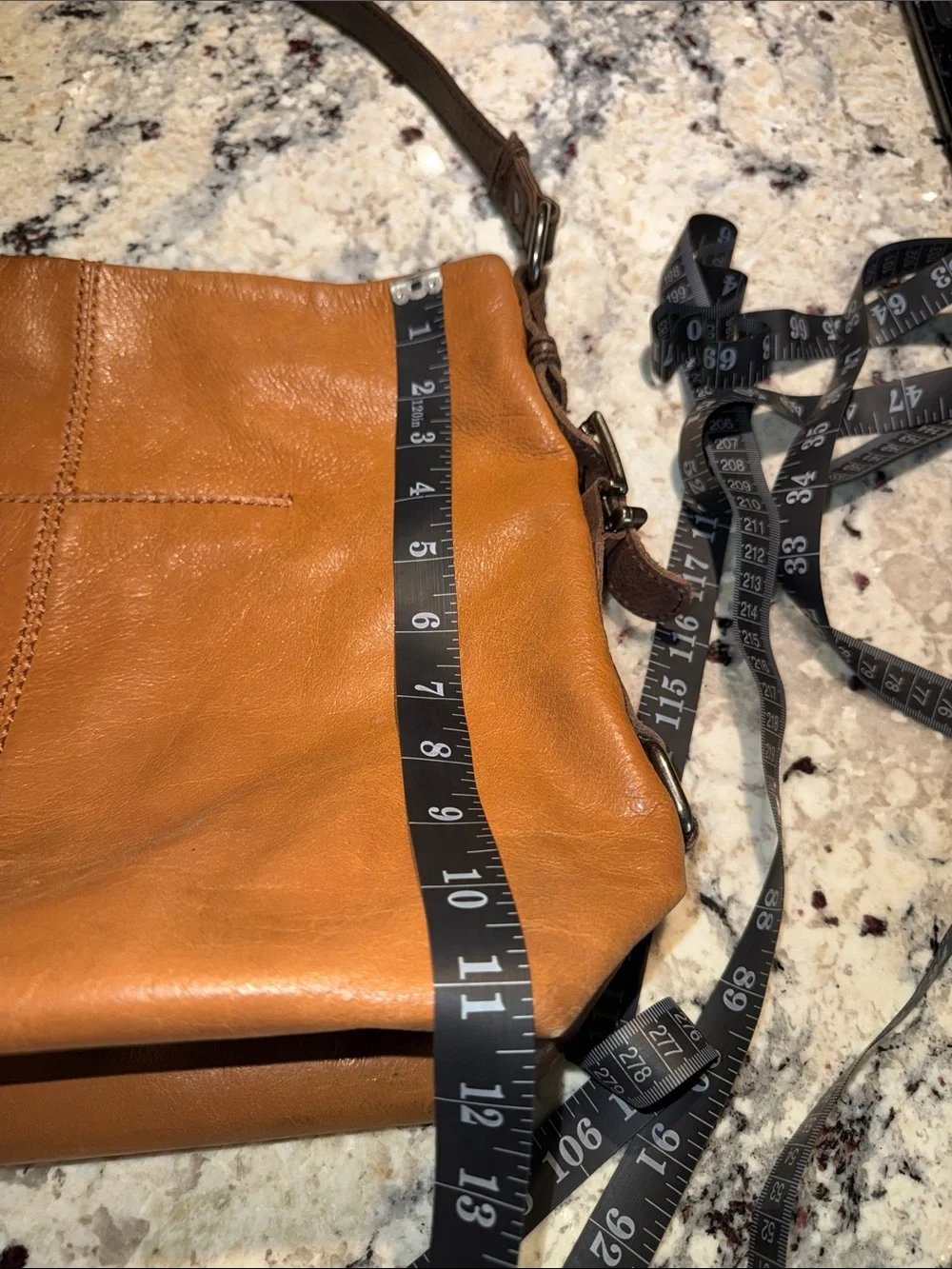 The Sak compact cognac